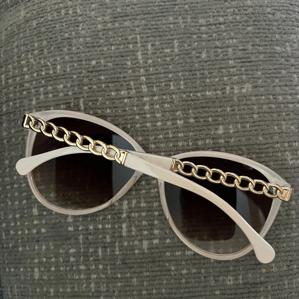 juicy couture Pink Sunglasses for girls 14+.